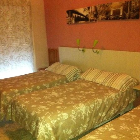Hostal Neptuno Caceres Ngoại thất bức ảnh