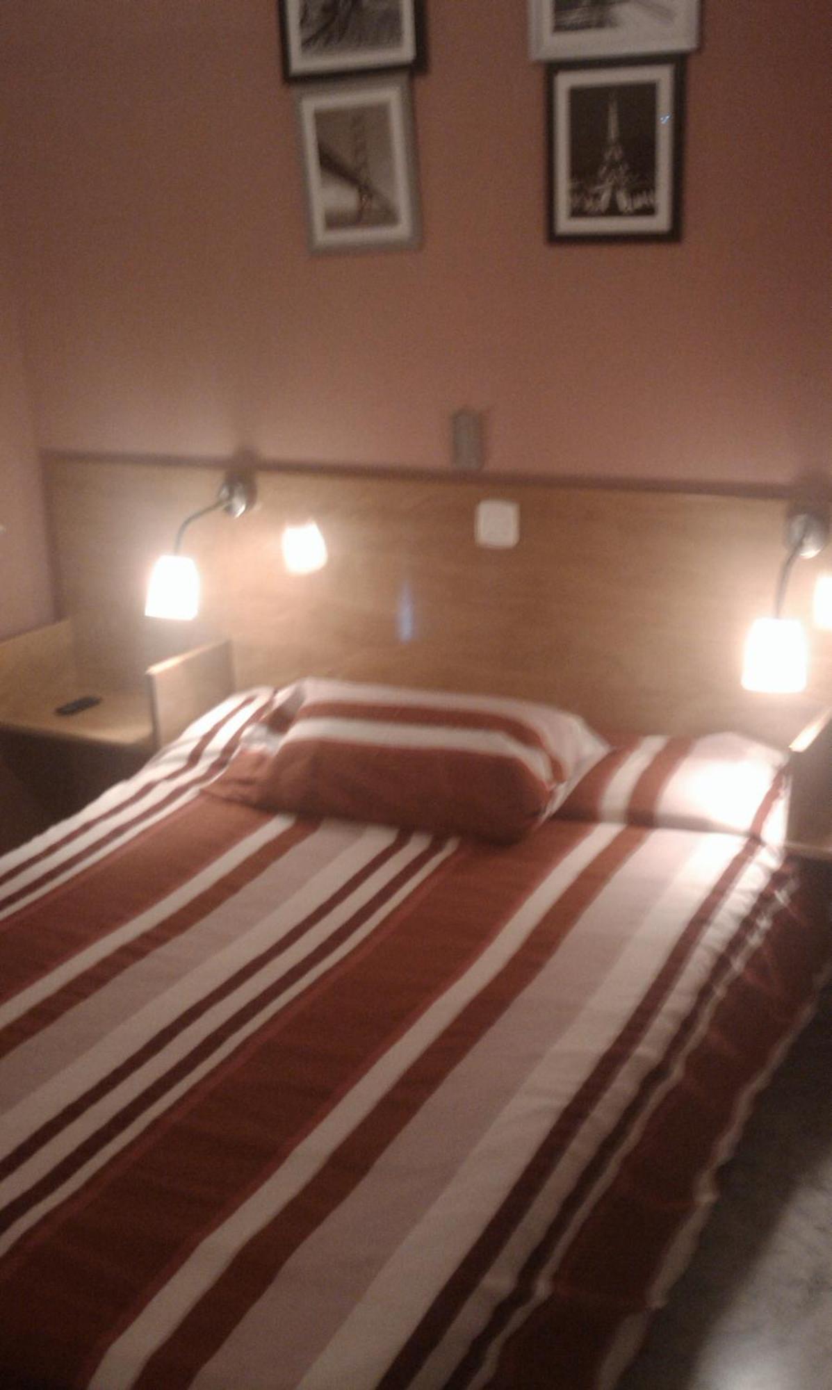Hostal Neptuno Caceres Ngoại thất bức ảnh