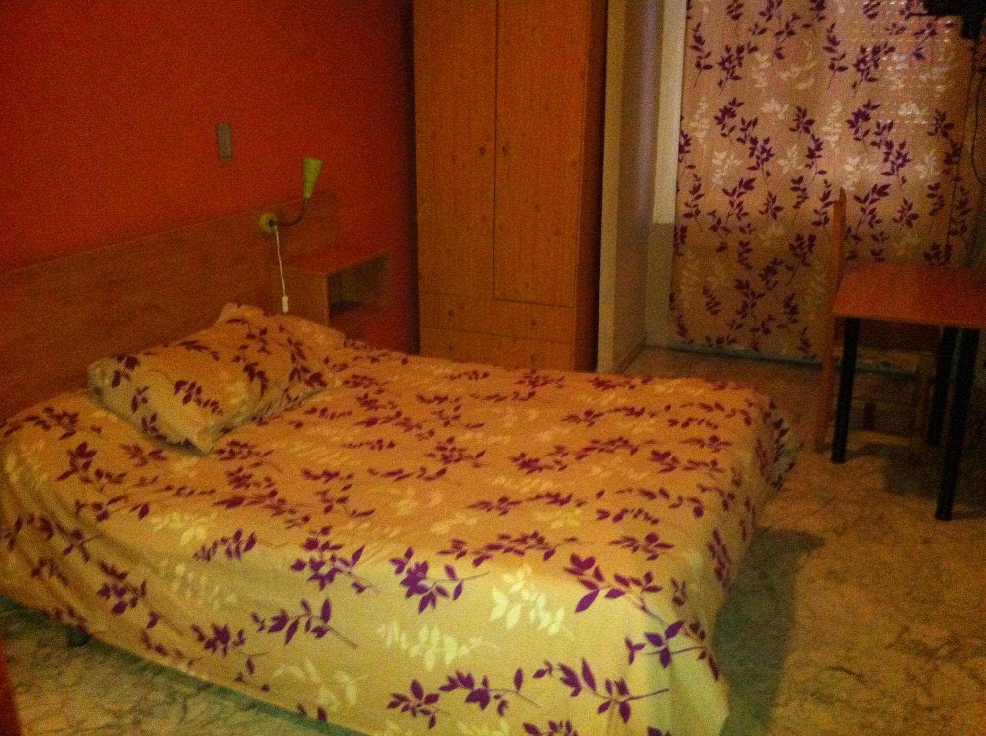 Hostal Neptuno Caceres Ngoại thất bức ảnh
