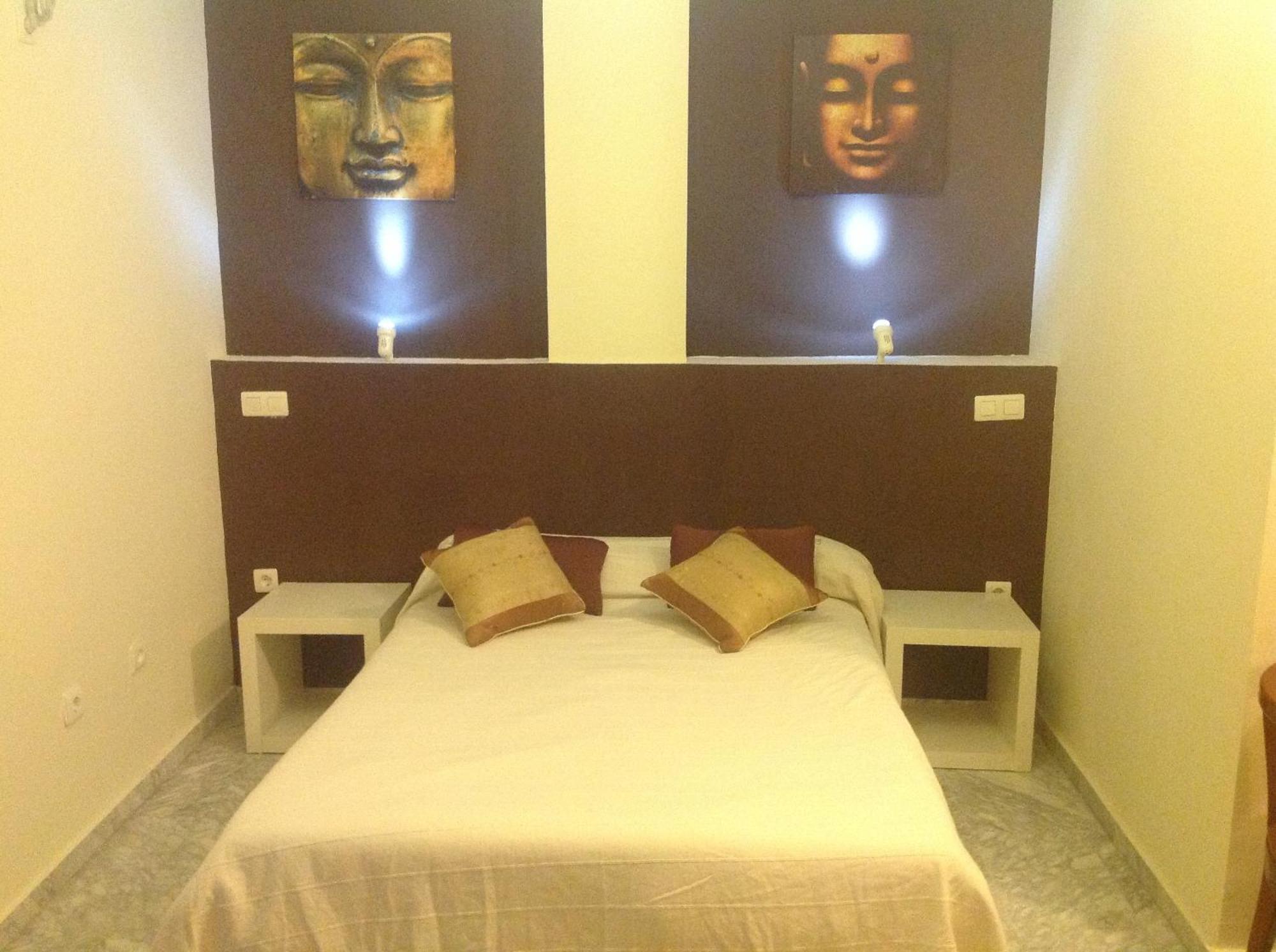Hostal Neptuno Caceres Ngoại thất bức ảnh