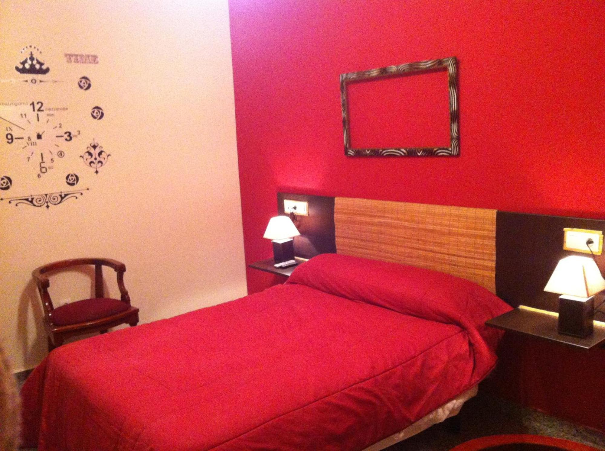 Hostal Neptuno Caceres Ngoại thất bức ảnh