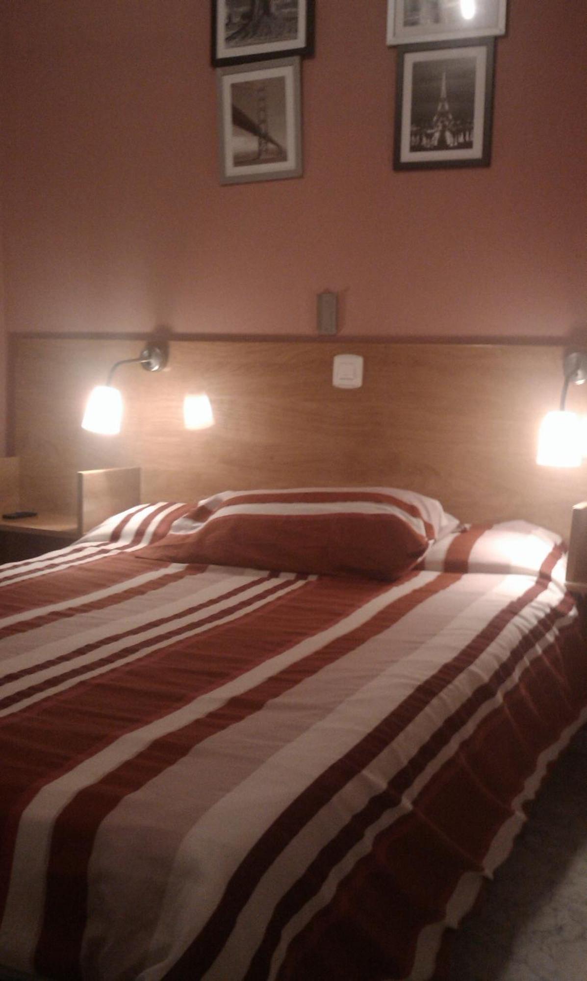 Hostal Neptuno Caceres Ngoại thất bức ảnh