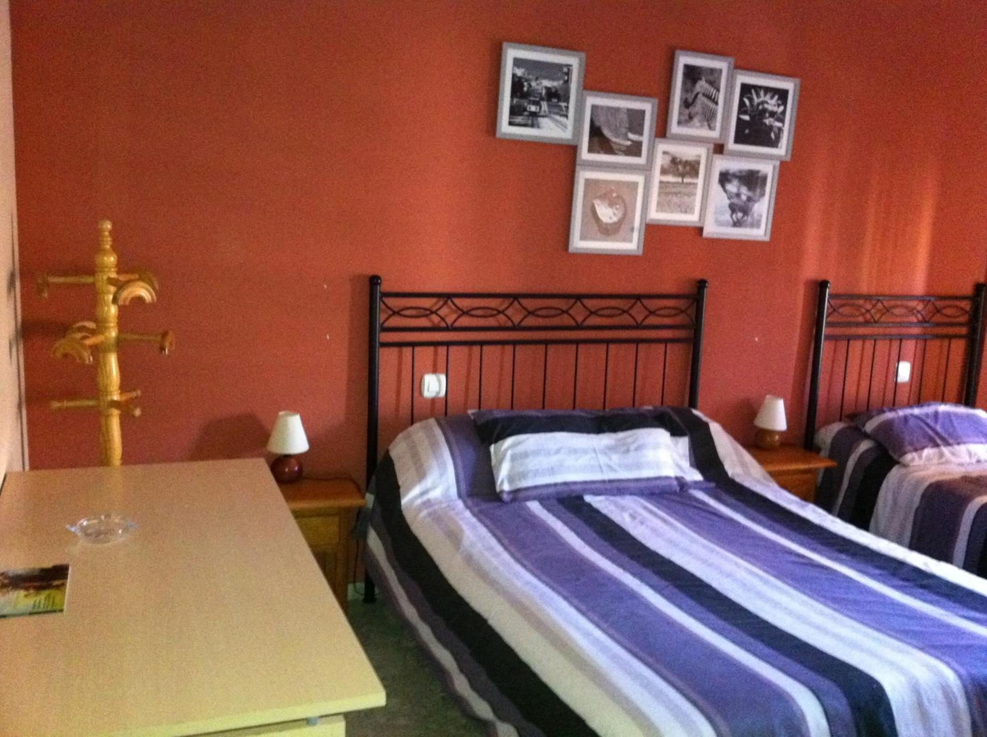 Hostal Neptuno Caceres Ngoại thất bức ảnh