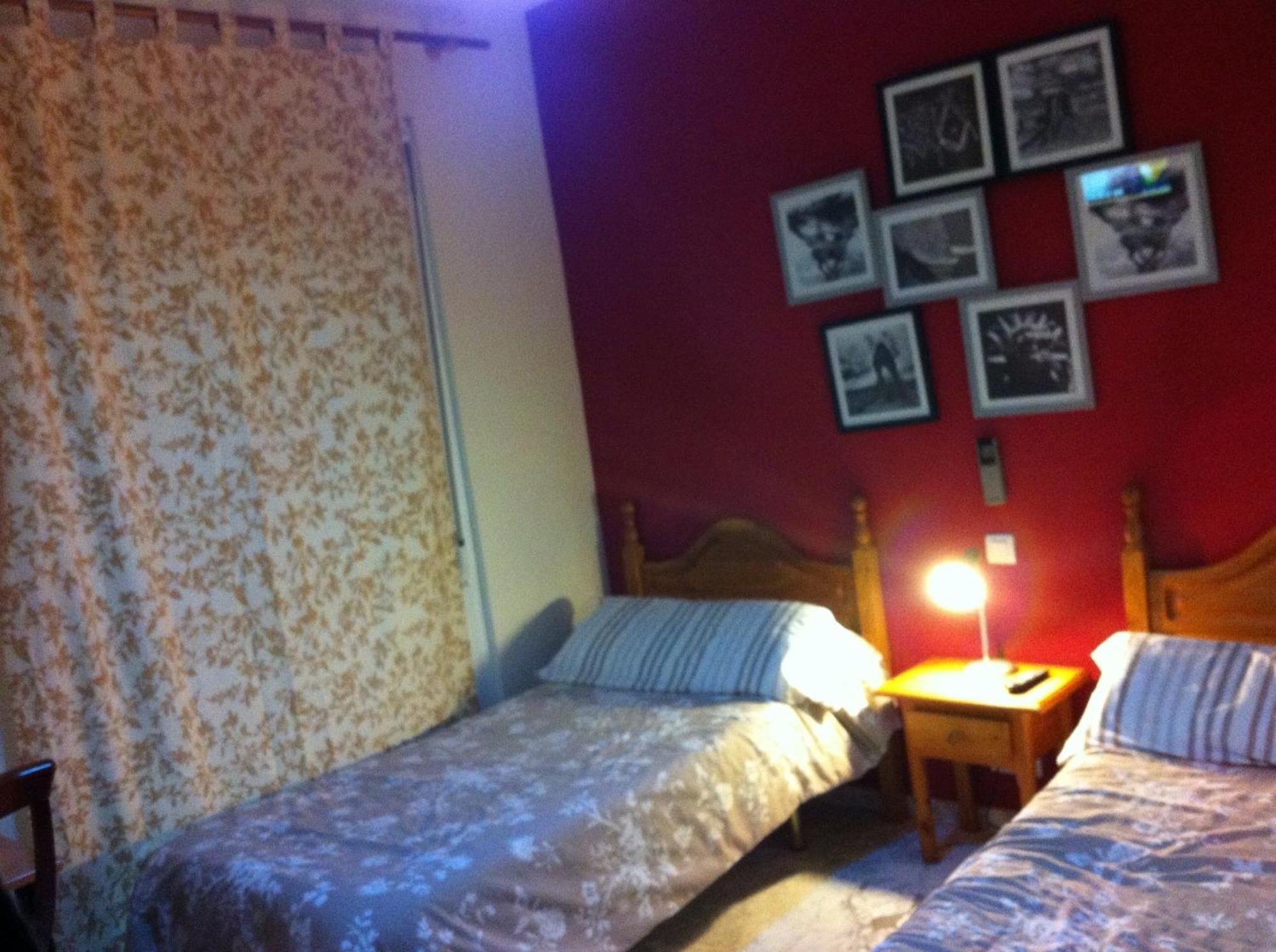 Hostal Neptuno Caceres Ngoại thất bức ảnh