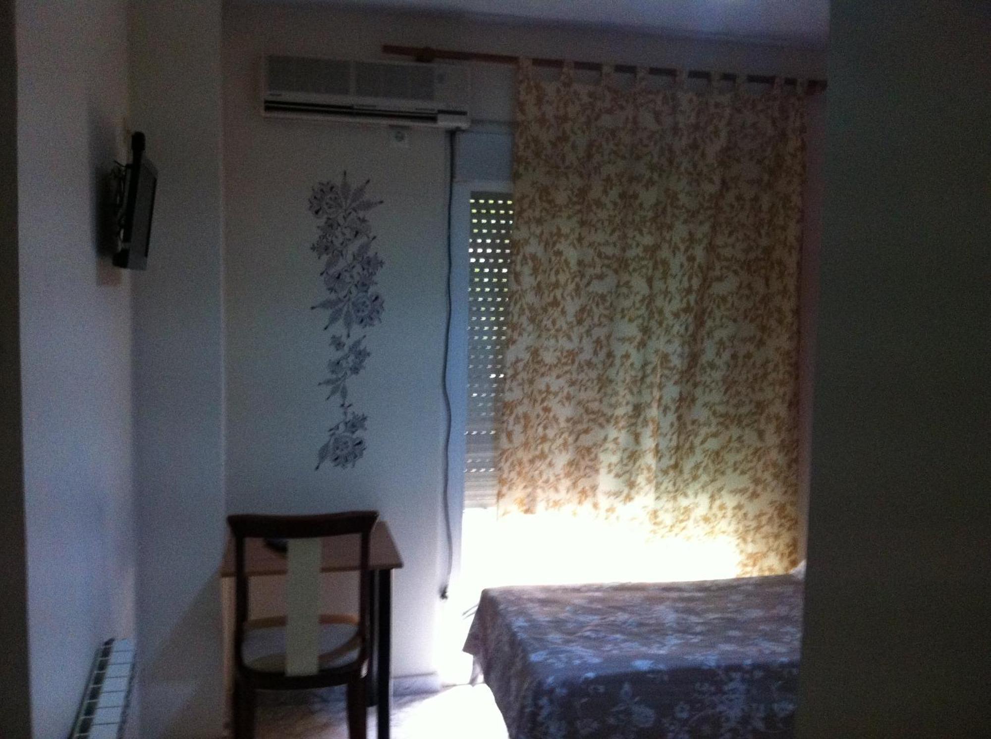 Hostal Neptuno Caceres Ngoại thất bức ảnh