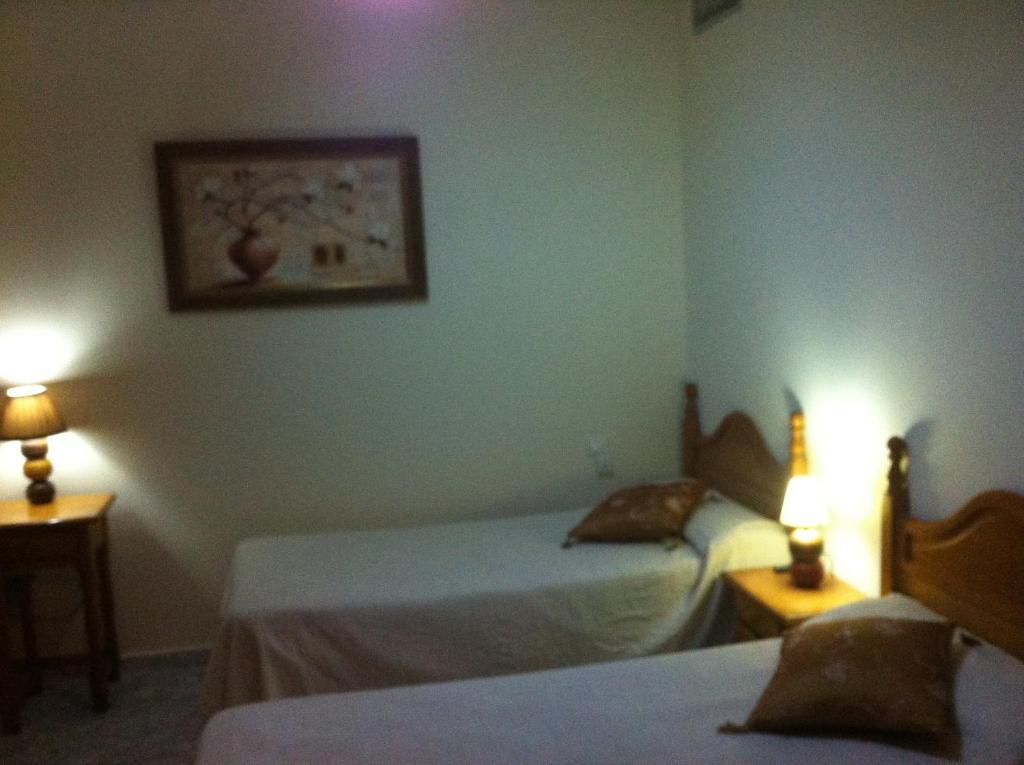 Hostal Neptuno Caceres Phòng bức ảnh