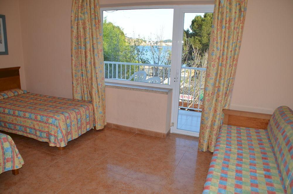Hostal Neptuno Caceres Ngoại thất bức ảnh
