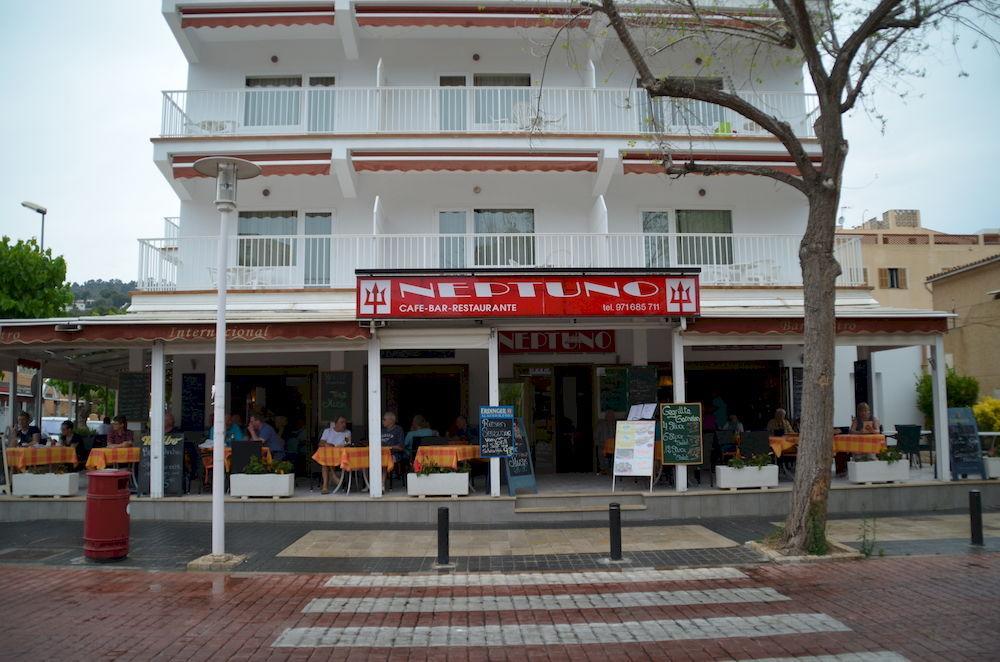Hostal Neptuno Caceres Ngoại thất bức ảnh