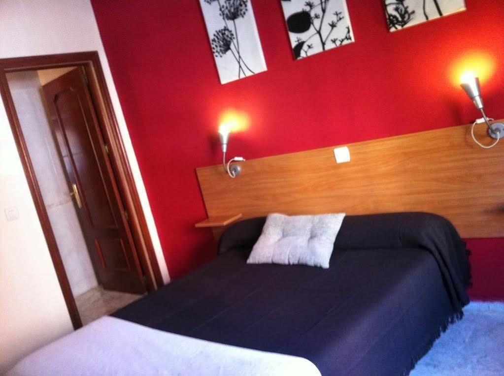 Hostal Neptuno Caceres Ngoại thất bức ảnh