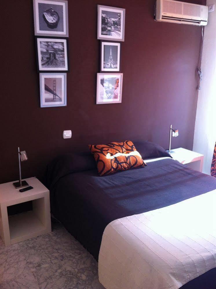 Hostal Neptuno Caceres Ngoại thất bức ảnh