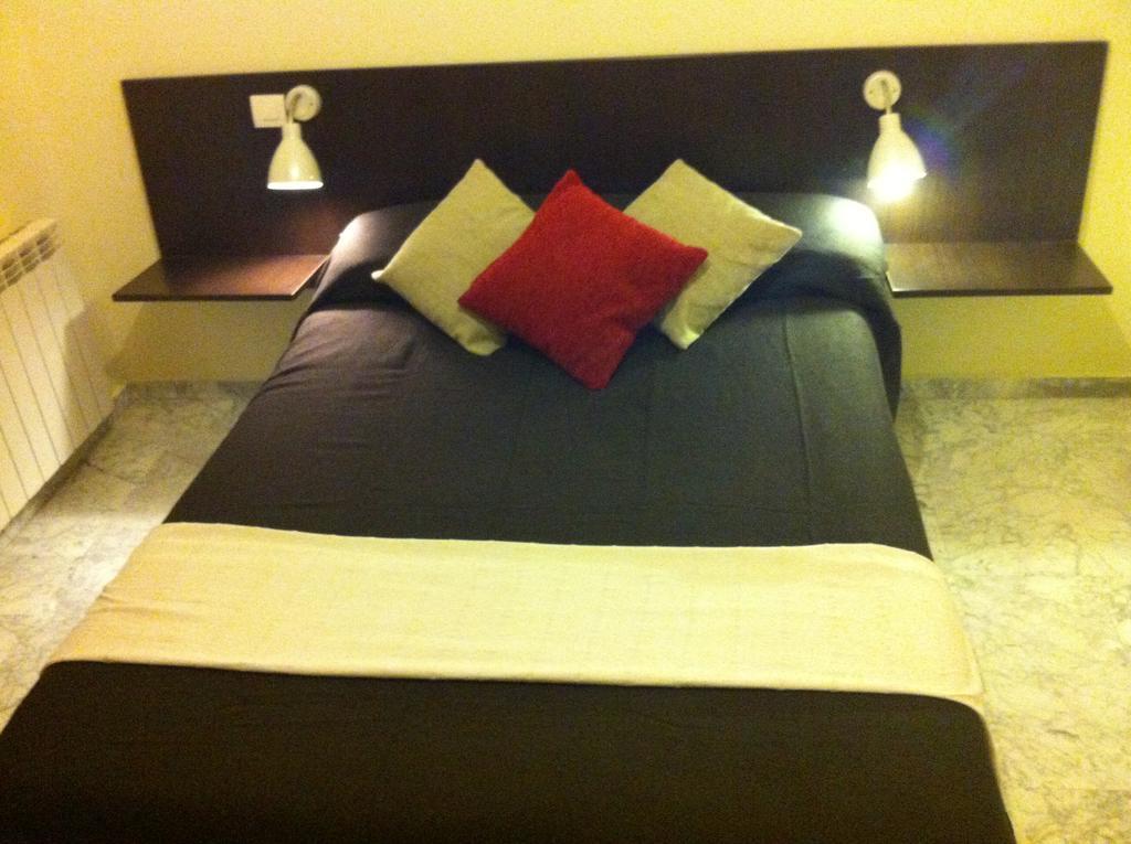 Hostal Neptuno Caceres Ngoại thất bức ảnh